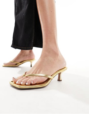 Heatwave toe thong kitten heeled sandals in gold