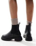 Adjust chunky chelsea boots in black